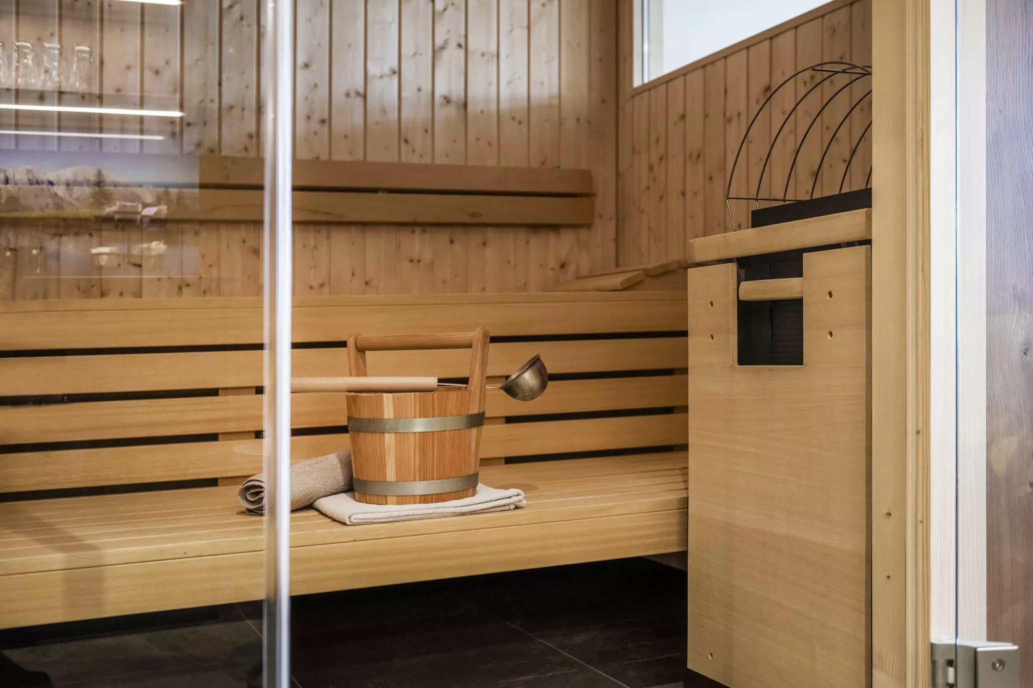 Finnische Sauna mit Aufgusskübel